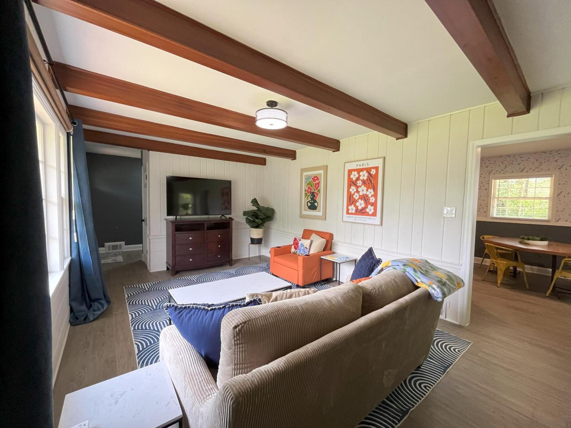Sapphire Shire Villa Winston-Salem Bagian luar foto
