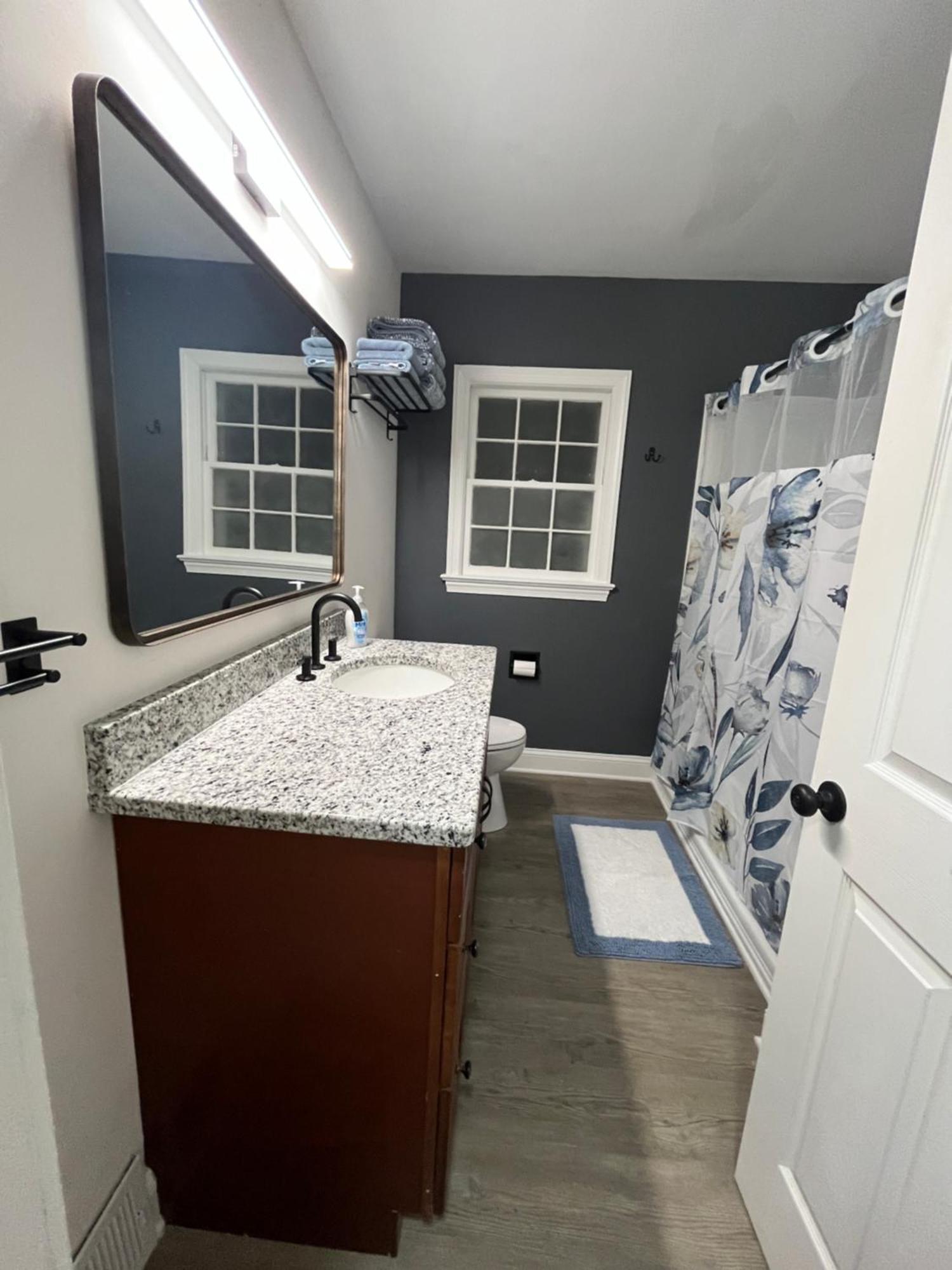 Sapphire Shire Villa Winston-Salem Bagian luar foto